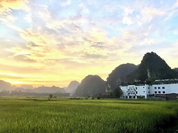 Liberty Hall Tam Coc Hotel & Villa