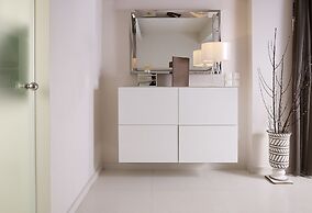 Elaia Luxury Condo Glyfada