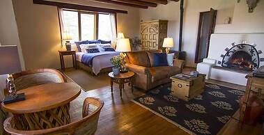 Old Taos Guesthouse B&B