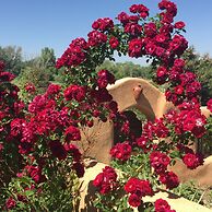 Old Taos Guesthouse B&B