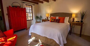 Old Taos Guesthouse B&B