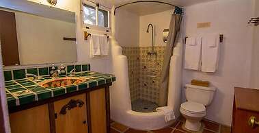 Old Taos Guesthouse B&B