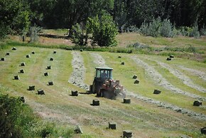 Old Taos Guesthouse B&B