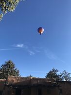 Old Taos Guesthouse B&B