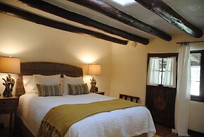Old Taos Guesthouse B&B