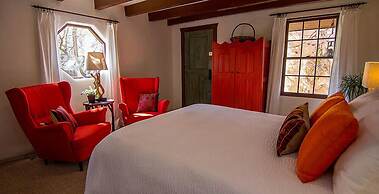Old Taos Guesthouse B&B