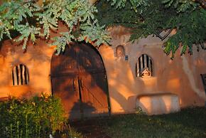 Old Taos Guesthouse B&B