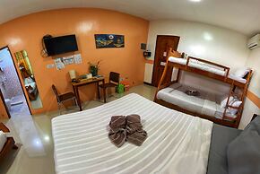 White Summerville Tourist Inn