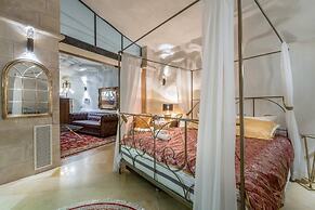 Western Wall Luxury House