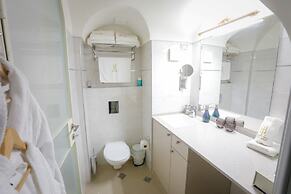 Western Wall Luxury House