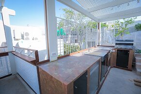Western Wall Luxury House