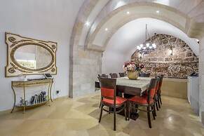 Western Wall Luxury House