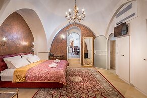 Western Wall Luxury House