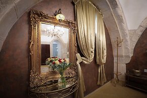 Western Wall Luxury House