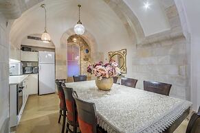 Western Wall Luxury House