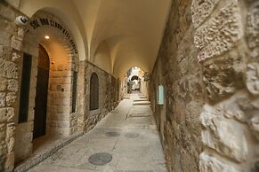 Western Wall Luxury House