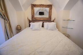 Western Wall Luxury House