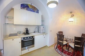 Western Wall Luxury House