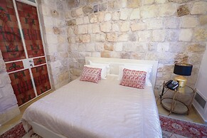 Western Wall Luxury House
