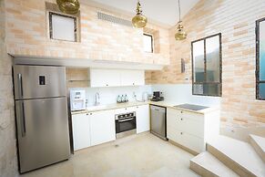Western Wall Luxury House