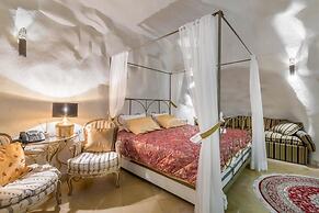 Western Wall Luxury House