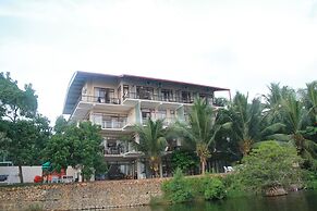 Sanu Lagoon Resort & Spa