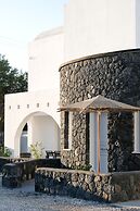 Alafropetra Luxury Suites