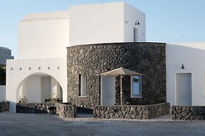 Alafropetra Luxury Suites