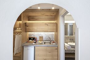 Alafropetra Luxury Suites