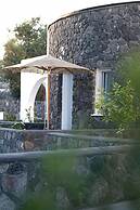 Alafropetra Luxury Suites