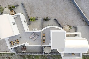 Alafropetra Luxury Suites