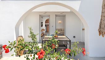 Alafropetra Luxury Suites