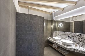 Alafropetra Luxury Suites