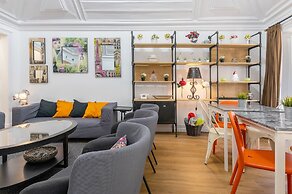 Bairro Alto Palace  Apartment for Large Groups