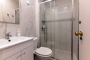 Bairro Alto Palace  Apartment for Large Groups