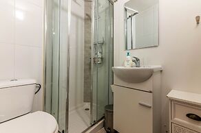 Bairro Alto Palace  Apartment for Large Groups