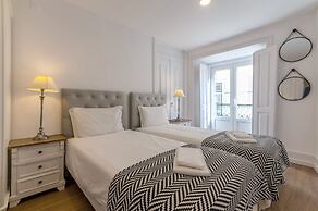 Bairro Alto Palace  Apartment for Large Groups