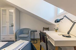 Bairro Alto Palace  Apartment for Large Groups