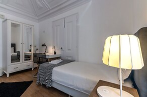 Bairro Alto Palace  Apartment for Large Groups