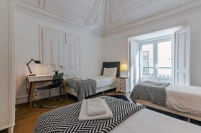 Bairro Alto Palace  Apartment for Large Groups