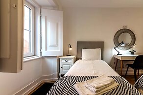 Bairro Alto Palace  Apartment for Large Groups