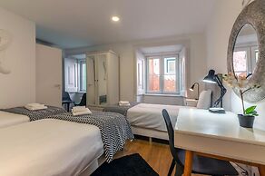 Bairro Alto Palace  Apartment for Large Groups