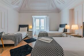 Bairro Alto Palace  Apartment for Large Groups