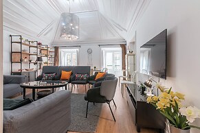 Bairro Alto Palace  Apartment for Large Groups