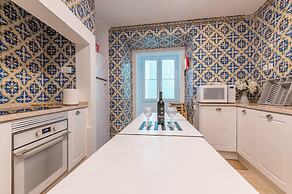 Bairro Alto Palace  Apartment for Large Groups