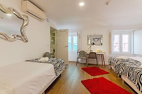 Bairro Alto Palace  Apartment for Large Groups