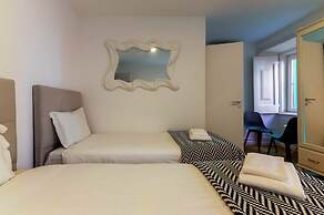 Bairro Alto Palace  Apartment for Large Groups