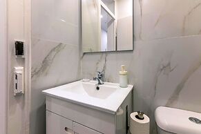 Bairro Alto Palace  Apartment for Large Groups