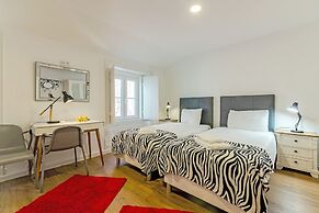 Bairro Alto Palace  Apartment for Large Groups