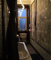 Two Bedroom Victorian Flat in the Centre of Port Glasgow Close to all